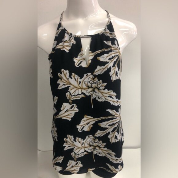 RWampCO  SLEEVLESS TOP IN SIZE SMALL - Picture 2 of 7